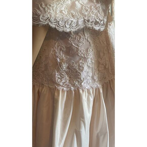 Vintage ILGWU Pink Lace Off-Shoulder Formal Gown - Picture 13 of 17